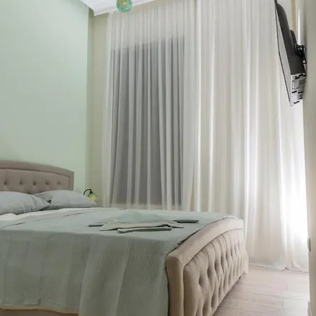 Theasis Bed & Breakfast 3*